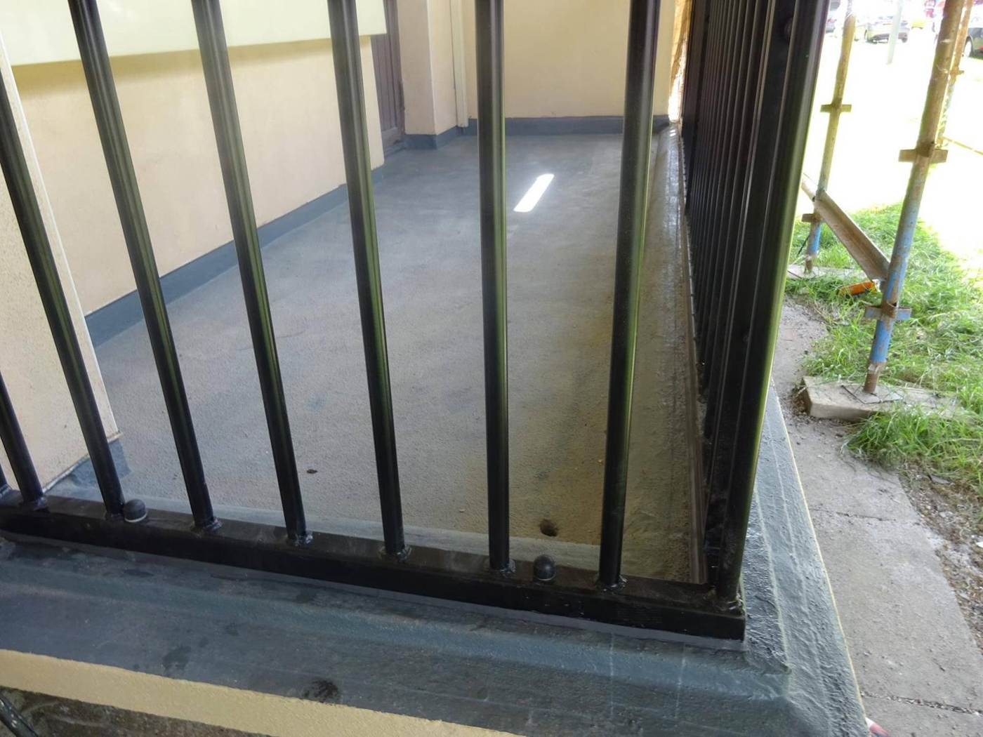 Central Avenue Balconies, Grangemouth, photo 3